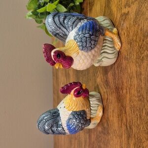 GIFTCRAFT Colorful Ceramic Country Farm Theme Rooster Salt & Pepper Shakers